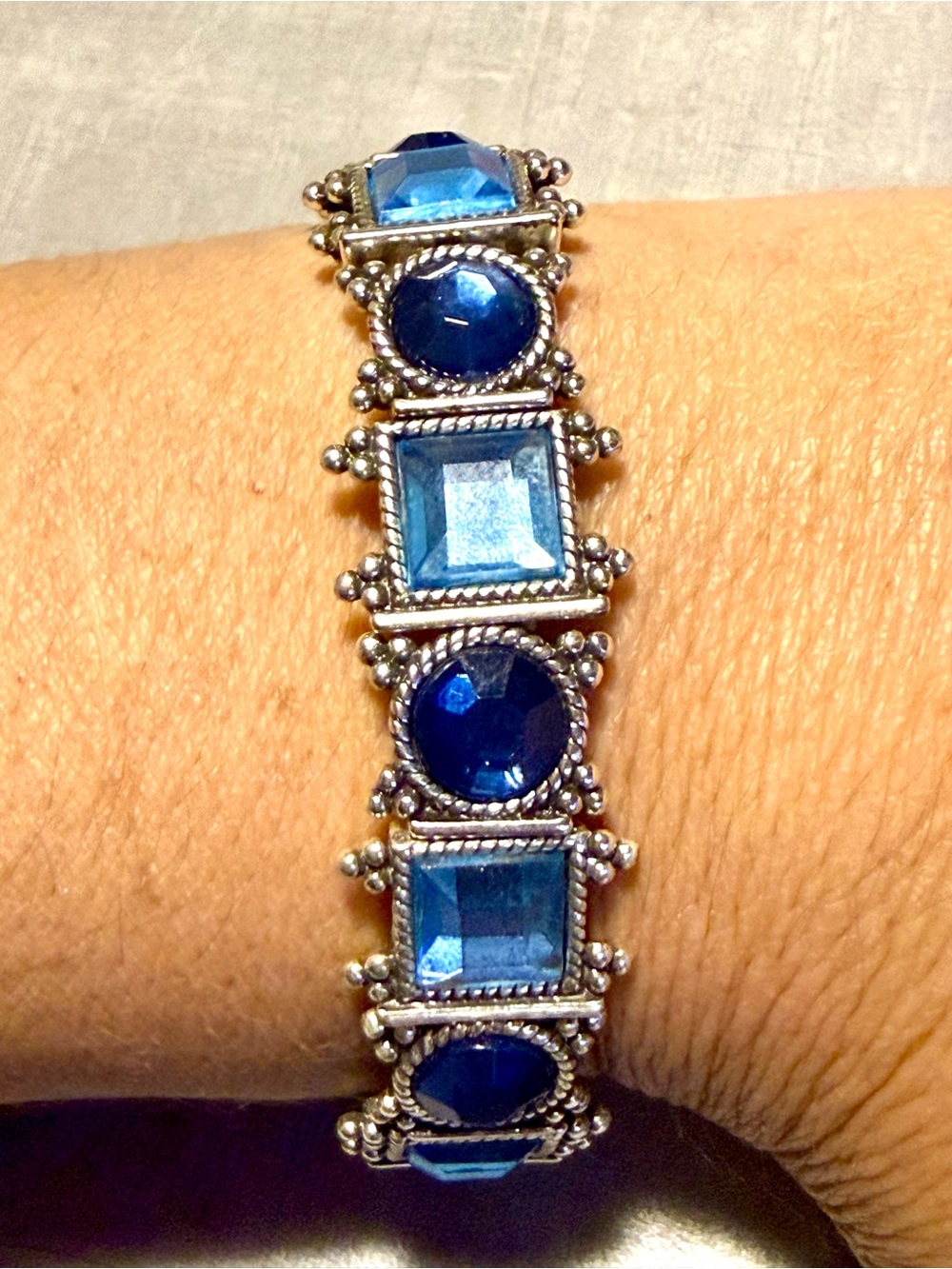 Elegant, Aqua & Sapphire Stretch Bracelet 💙🤍